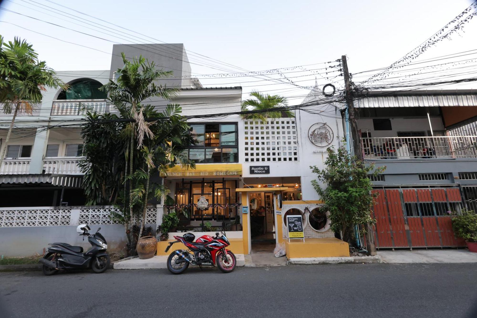 Апартаменты Auntie & Niece Phuket Ban Sam Kong Экстерьер фото